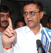 Gutka Baron Rasiklal Manikchand Dhariwal talks to mediapersons after his interrogation by the CBI in New Delhi on Monday. 