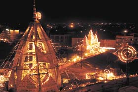 Jhandewalan Temple illuminated for Navratras in the Capital