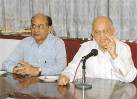 Mr O.P. Munjal, Co-Chairman, Hero Cycles, addresses a press conference in Ludhiana on Friday