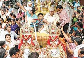 Devotees take out shobha yatra on the occasion of Mahavir Jayanti in Sector 27, Chandigarh
