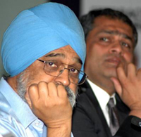 Dr Montek Singh Ahluwalia, Deputy Chairman, Planning Commission, and Mr Hari Sankaran, Joint MD IL&FS Group, at an infrastructure regulatory conclave in New Delhi on Tuesday.