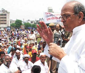 Former Prime Minister V. P. Singh addressing a rally of unorganised sector workers at Ramlila Ground in the Capital