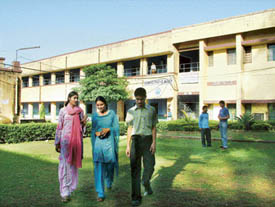Students on the lawns of the Polytechnic