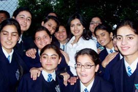 Miss India Earth Niharika Singh with her junior school friends