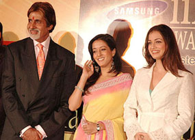 Amitabh Bachchan with the cast of Parineeta a forthcoming film by Vidhu Vinod Chopra which is to be screened at the forthcoming IIFA Awards Function in Amsterdam, at a press conference in New Delhi on Monday. 