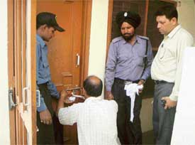Bank officers take possession of property of defaulters in Khanna on Monday