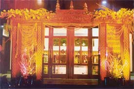 Zardosi  is a favourite theme during wedding parties