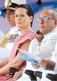 Congress President and UPA Chairperson Sonia Gandhi and Union Defence Minister Pranab Mukharjee at the commissioning of the sea bird project named as INS Kadamba at Karwar in Karnataka
