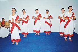 Students of KV High Grounds perform during the inaugural function of a 21-day training programme for teachers on the school premises. 