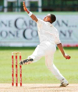 Fidel Edwards gave PakistFidel Edwards gave Pakistani batsmen a torrid time in the Bridgetown Test match