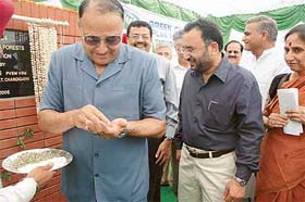 Gen S.F. Rodrigues (retd), Administrator of Chandigarh, after laying the foundation stone of Paryavaran Bhavan in Sector-19, Chandigarh
