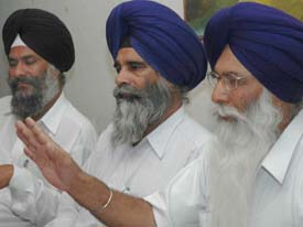 Mr Didar Singh Nalvi, general secretary, Haryana Sikh Gurdwara Prabhandhak Committee, addresses at a press conference in the Chandigarh Press Club, Sector 27