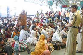 Jammu railway police personnel apprehend about 200 passengers who were travelling without ticket in the Sealdah and Himgiri Express trains. 