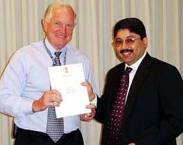 Communications and Information Technology Minister Dayanidhi Maran (right) hands over Prime Minister Manmohan Singhs letter to Craig Barrett, Chairman, Intel, at San Francisco on Tuesday. The Indian minister met the Intel chief for talks on setting up a $ 400 million Advanced Test Manufacturing (ATM) facility in India by Intel.