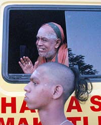 Kanchi seer Jayendra Saraswati arrives at Kanchi Mutt in Kanchipuram on Wednesday. 