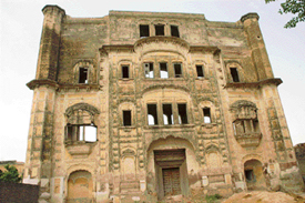 Nihal Palace, constructed for queens, is now in ruins.