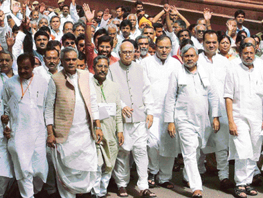 BJP President L.K. Advani along with Nitish Kumar lead the march by NDA MLAs of the Bihar Assembly to Rastrapati Bhavan in New Delhi on Friday.