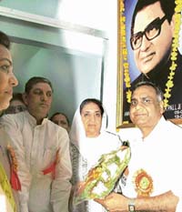 Mr Rajinder Kaur Bhattal, Deputy Chief Minister, along with Mr Rakesh Pandey, Minister for Science and Technology, inaugurates a new ward at a hosiptal in Ludhiana on Wednesday. 