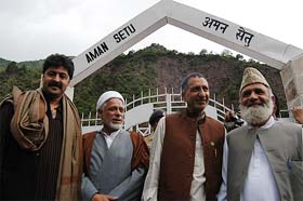 Hurriyat leaders at Kaman bridge on Thursday. They returned from Pakistan & PoK after two week visit