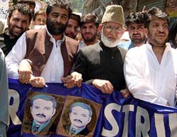 Javed Mir, Nayeem Khan, Syed Ali Shah Geelani and Shabir Shah protest against the desecration of Maqbool Bhats grave