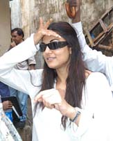 Bollywood actress Sushmita Sen arrives at Mahboob Studio to address the media