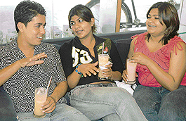 For friends, cool coffee shops is the place to be in. 