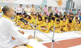 Acharya Vivek Bhushan, an expert of Vedas, delivers a lecture on Vedic teachings in Ludhiana on Sunday