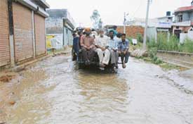 Vishwakarma Road in SBS Nagar flooded due to faulty sewerage in Doraha 