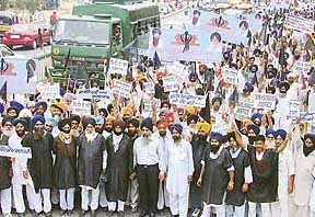 Activists of the Shiromani Akali Dal (Amritsar) at a rally demanding the early release of the party president, Mr Simranjit Singh Mann, in Ludhiana on Friday.