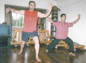 Star strength: Fight choreographer Das with Kabir Bedi