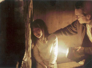 Dakota Fanning and Robert De Niro in Hide and Seek