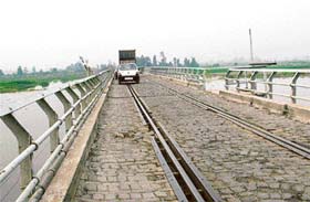 A view of a century-old bridge over the Sutlej just across Lohina Khas, which is common for road and rail traffic connecting Jalandhar with Ferozepore