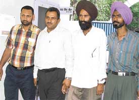 PSEB Junior Engineer Charan Singh held by the Vigilance Department for accepting bribe