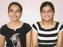 Japleen Kaur (left) and Aditi Mahajan (right)