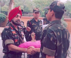 Major-Gen A.S. Lamba, GOC, Sudershan Chakra Division, welcomes members of the expedition team