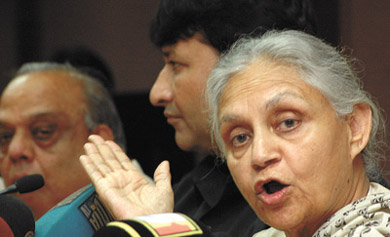 Delhi Chief Minister Sheila Dikshit, Power Minister Haroon Yusuf and Industry Minister Mangat Ram Singhal at a press conference to discuss the ongoing power crisis in the Capital on Monday
