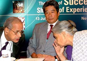 Delhi Chief Minister Sheila Dikshit, DMRC MD E.Sreedharan and Japanese Ambassador Yasukuni Enoki at a conference on Delhi Metro in the Capital