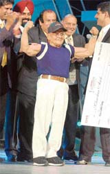 93-year-old Manohar Aich, who won the Mr Universe title in 1952, received a special award at the 3rd Hero Indian Sports Awards in Bangalore last week