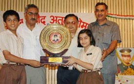 Major R.N. Kapoor DAV Public School students receive Capt Atul Somra Declamation Contest Running Trophy