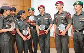 Members of the Indian Army Women’s Everest Expedition who were felicitated by the GOC-in-C, Western Command, Lieut-Gen S. Pattabhiraman, in Chandimandir on Monday.