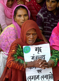 Woman activists of Democratic Youth Federation of India (DYFI) on a dharna demanding passage of Employment Guarantee Bill, at Jantar Mantar in the Capital on Thursday. 