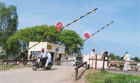 The railway barrier at the 16-foot wide road connecting Bhai Himmat Singh Nagar and Guru Tegh Bahadur Nagar became functional on Monday evening.
