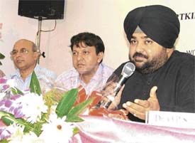 Fashion designer J.J. Vallaya inaugurated the first batch of Sportking Institute of Fashion Technology here on Tuesday