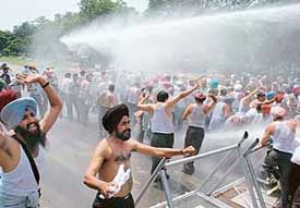 Members of the General Categories Welfare Federation protest at Matka Chowk