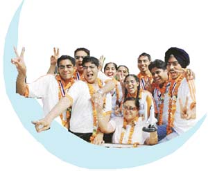 The victorious Budha Dal Public School team which designed a city for the moon