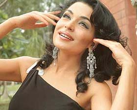 Pakistani actress spills her charms during a visit to Chandigarh