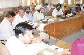 Mr Anurag Verma, Deputy Commissioner, Ludhiana, presides over a meeting of District Officers of departments concerned to review the progress of precautionary measures taken against seasonal diseases at Bachat Bhavan on Tuesday.