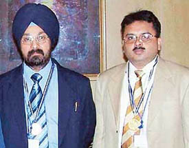 Dr G.S. Dhami (left) and Dr Deepak K. Gupta who have been honoured and awarded gold medals at Vision Perfect 2005 in Pune. 