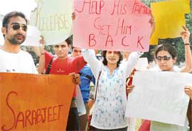 Students of departments of Mass Communication, English and Indian Theatre, Panjab University, seek the release of Sarabjit Singh, who has been sentenced to death in Pakistan, at a peace march organised on university campus on Thursday.
