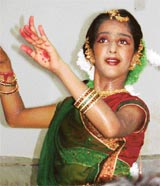 Tammana Malhotra performs kathak at a baithak in Ludhiana on Thursday